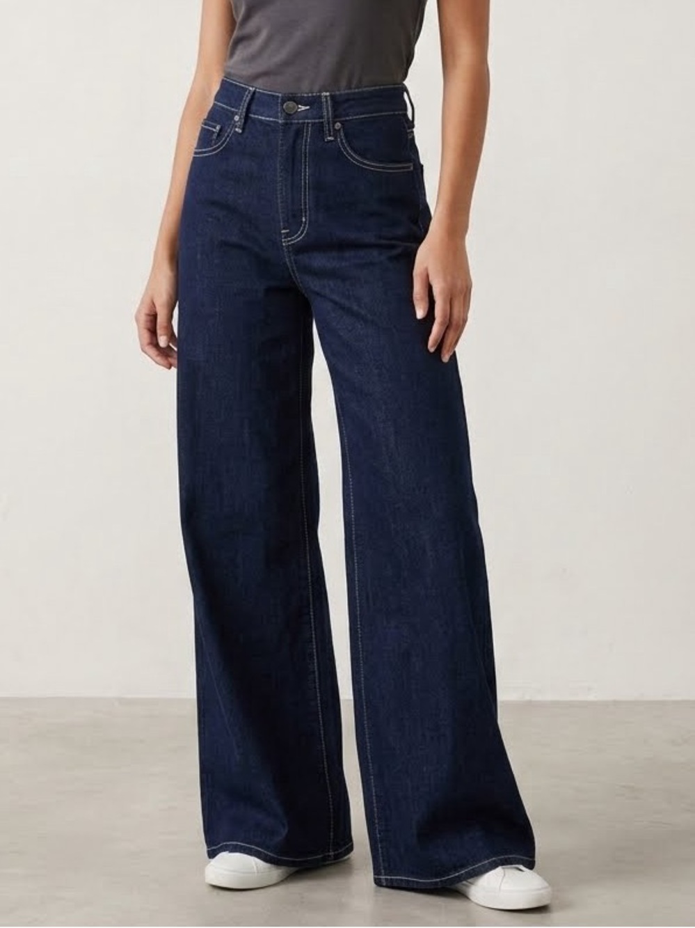 Levi's 728 High Rise Wide Leg Dark Wash Denim Jeans NWT Size 25